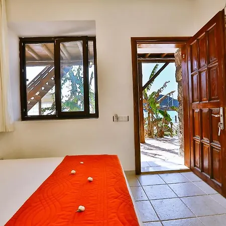 Kekova Theimussa Pensión 3*